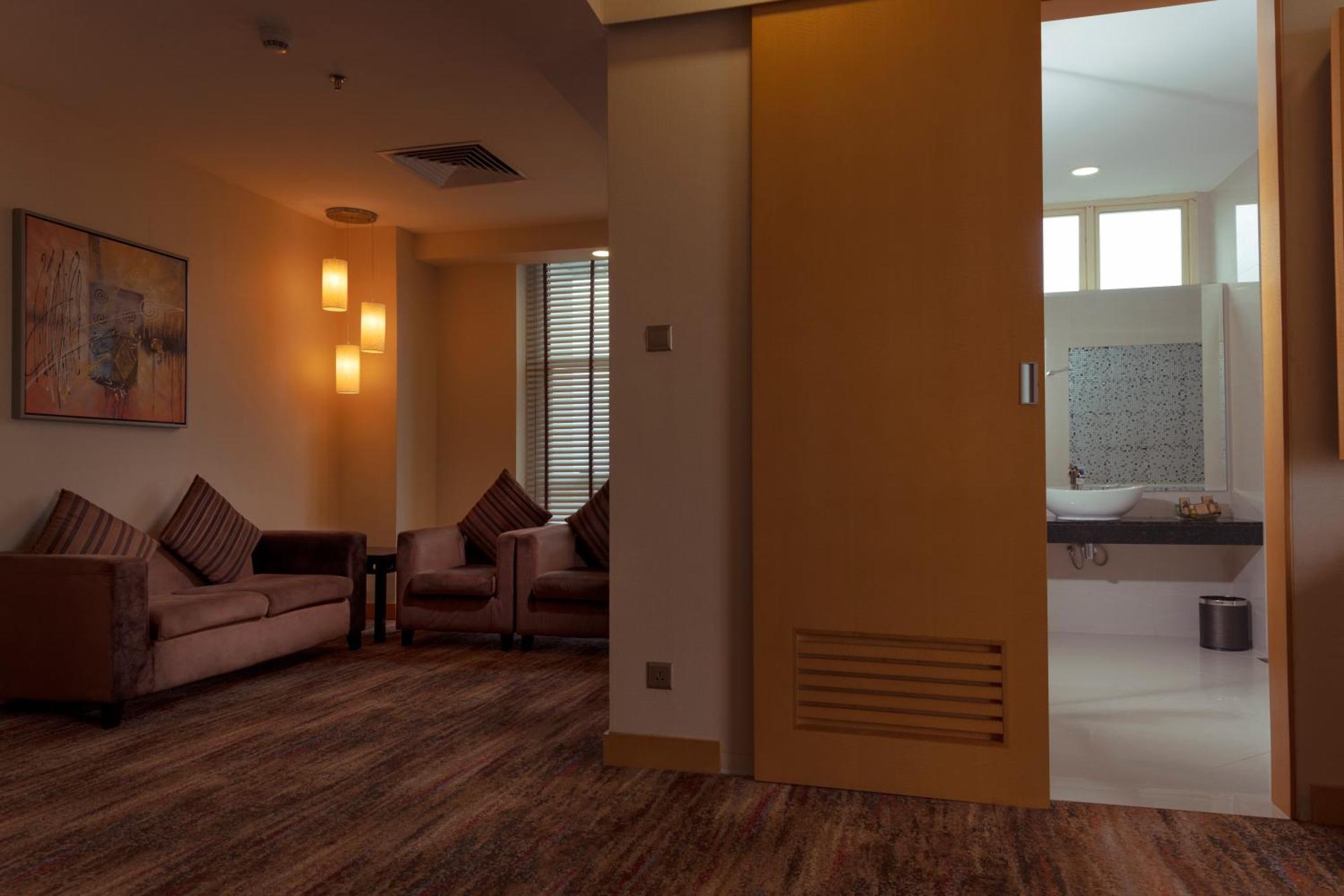 The Waterfront Hotel 5*